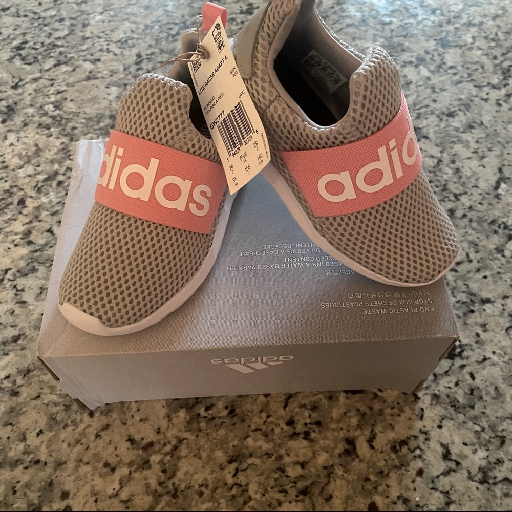 BRAND NEW Toddler/little girl sz 9 sneaker